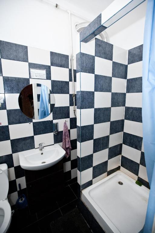 Hollywood Home Hostel Lwów Zewnętrze zdjęcie